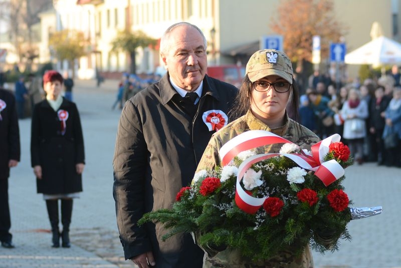 Poseł na sejm Polskiego Stronnictwa Ludowego Kazimierz Kotowski położył kwiaty pod pomnikiem jako pierwszy. 